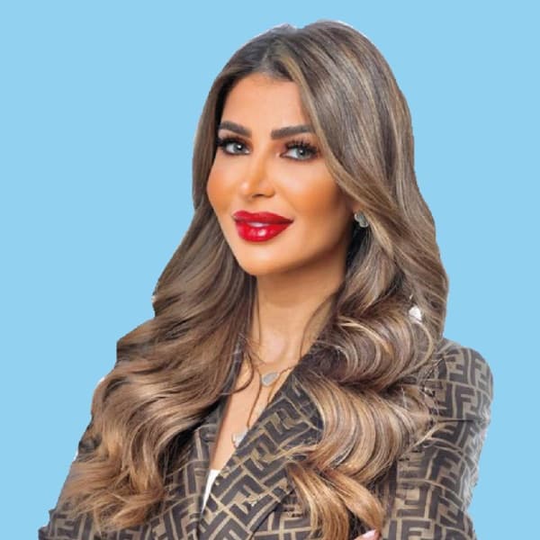 صورة د. علياء عبدالحسيب