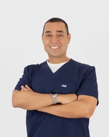صورة د. أشرف زيدان